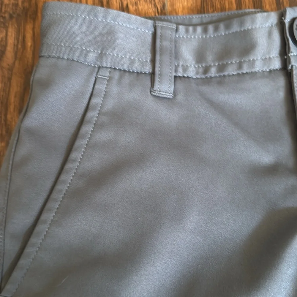 Under Armour Gray Shorts, size 8